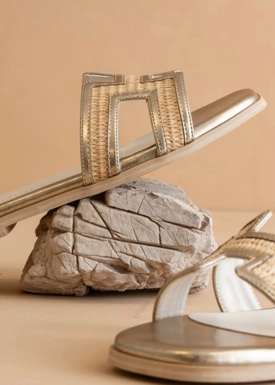 Aesthetic Ena Raffia Slide