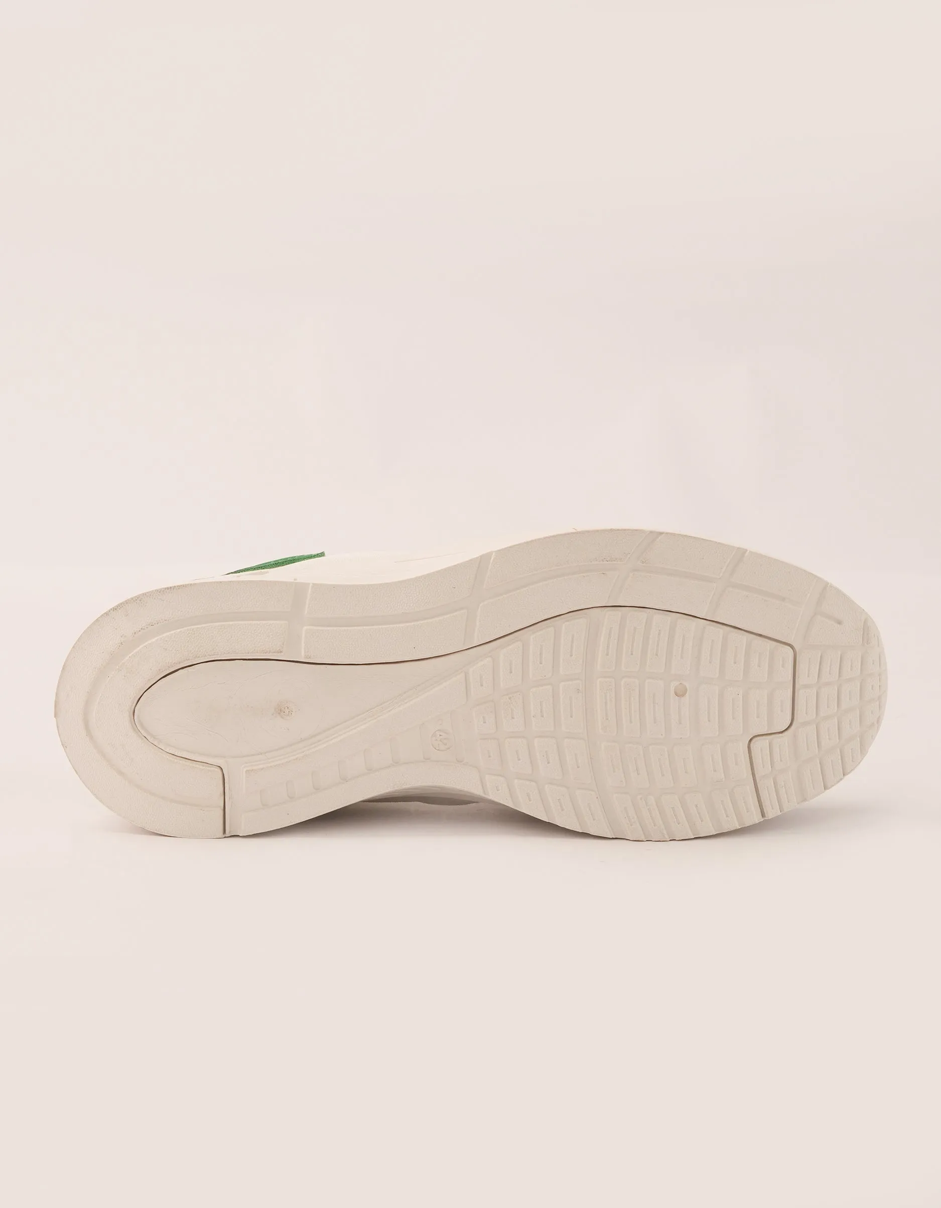 Air Pump Sporty Sneakers