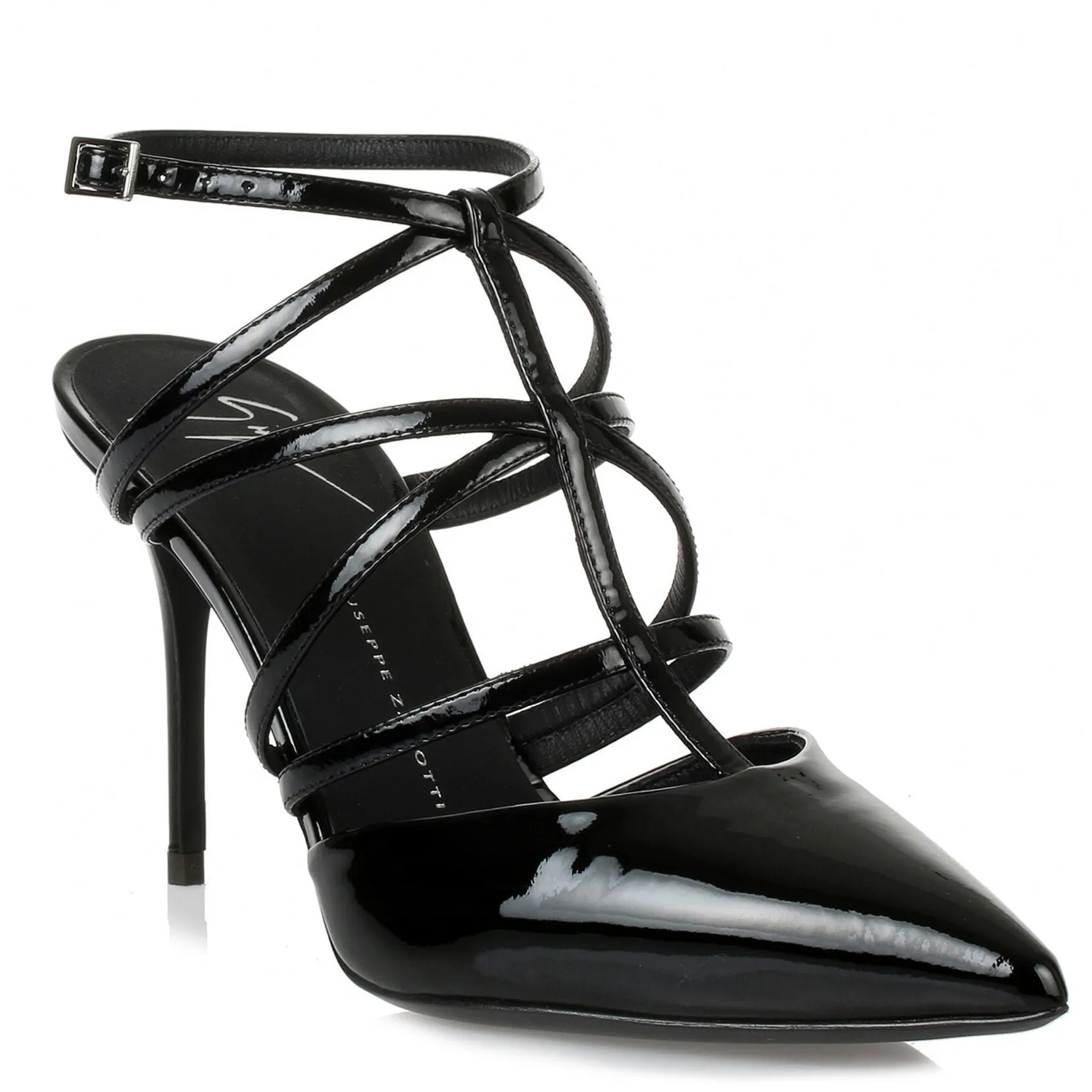 Black patent leather pump