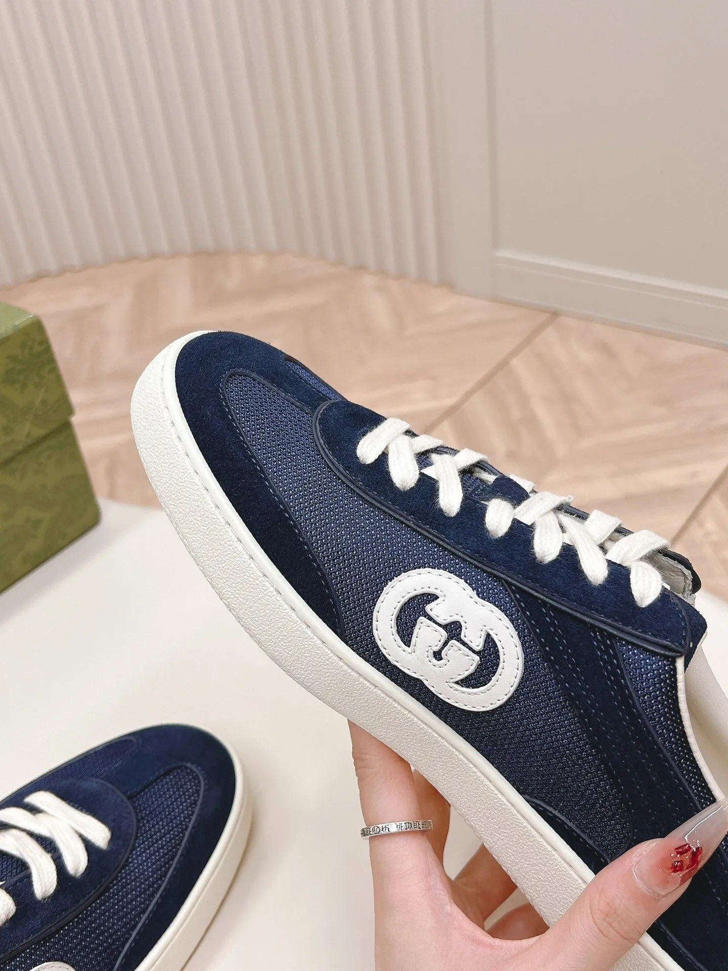 BLUE SUEDE WITH SNEAKER IN Trusted by customers Worldwide availability G SPACE Gucci INTERLOCKING AND MESH