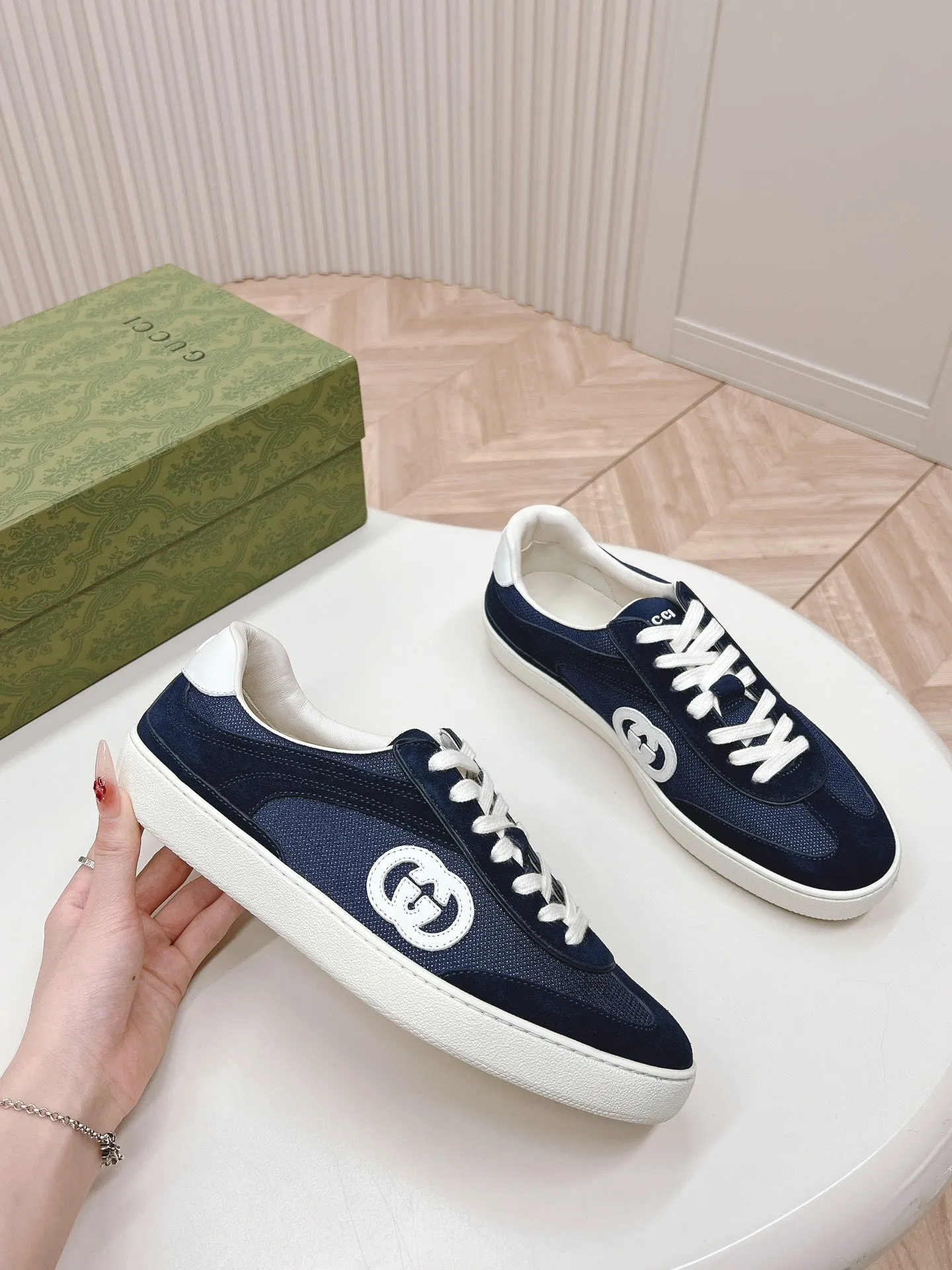 BLUE SUEDE WITH SNEAKER IN Trusted by customers Worldwide availability G SPACE Gucci INTERLOCKING AND MESH