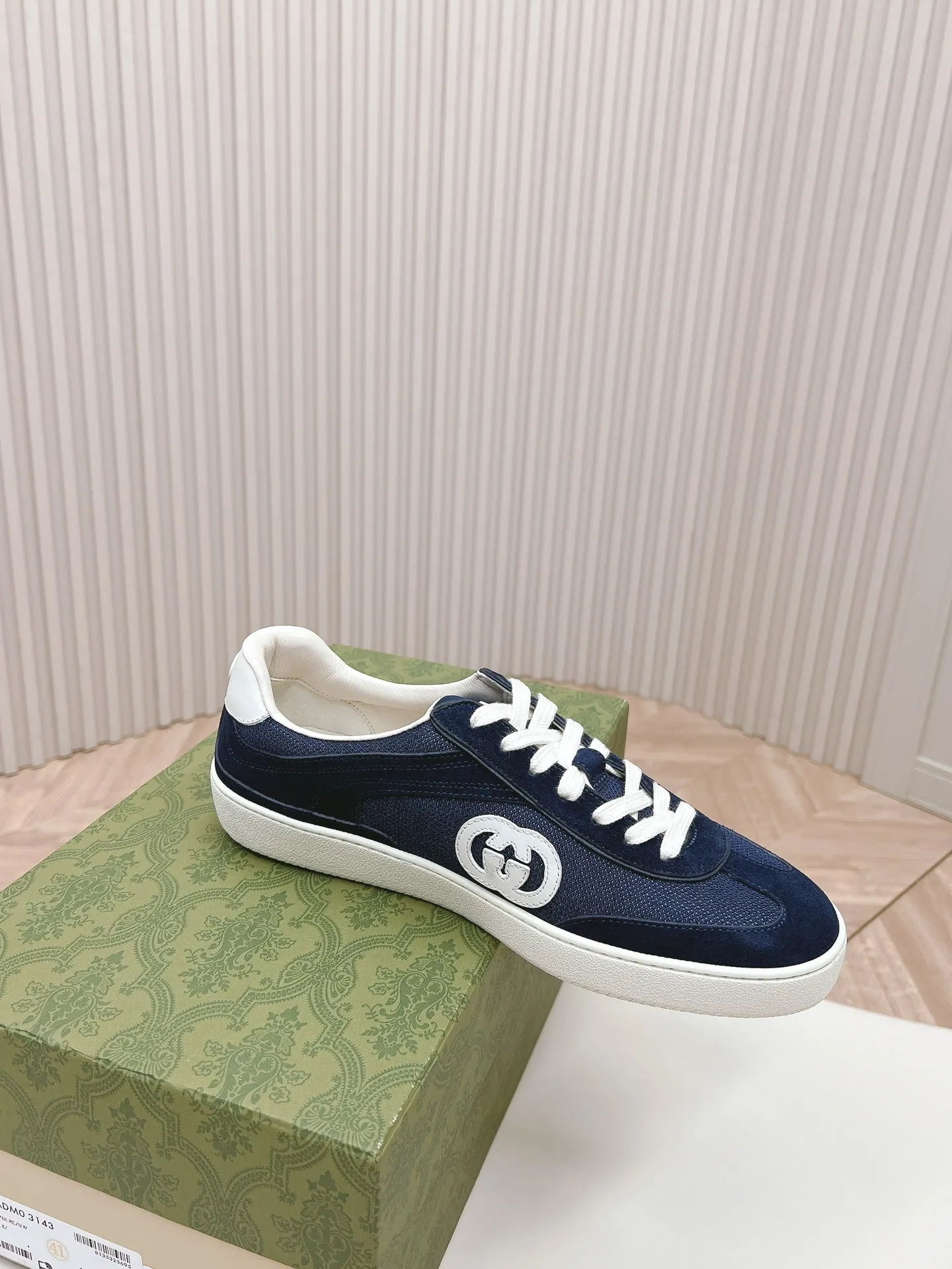 BLUE SUEDE WITH SNEAKER IN Trusted by customers Worldwide availability G SPACE Gucci INTERLOCKING AND MESH