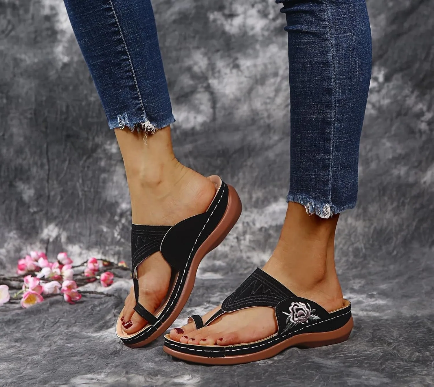 Flip Flops for Women with Arch Support Yoga Mat Comfortable Summer Beach Walking Shoes Clip Toe Slip On Wedge Sandals Indoor Outdoor for Summer