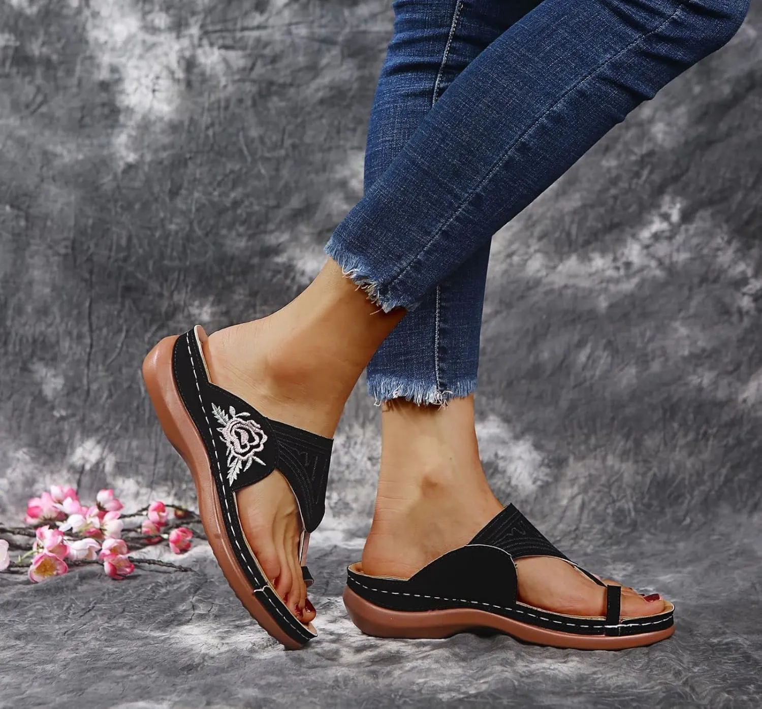 Flip Flops for Women with Arch Support Yoga Mat Comfortable Summer Beach Walking Shoes Clip Toe Slip On Wedge Sandals Indoor Outdoor for Summer