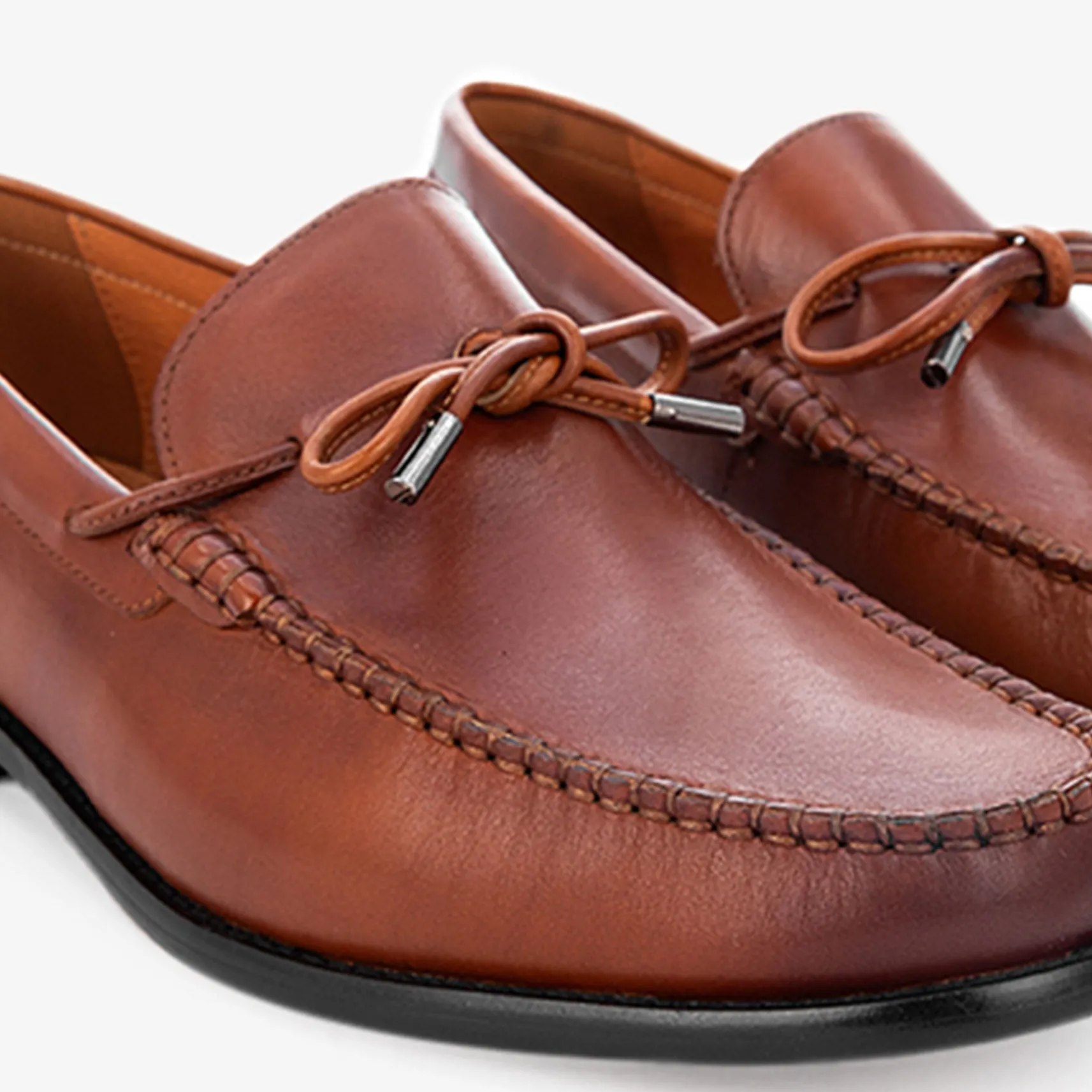 GEORGES in Brown