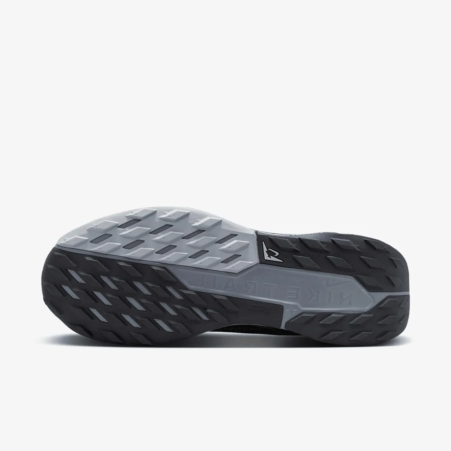 Nike Men's Pegasus Trail 5 Gore-tex Sneaker