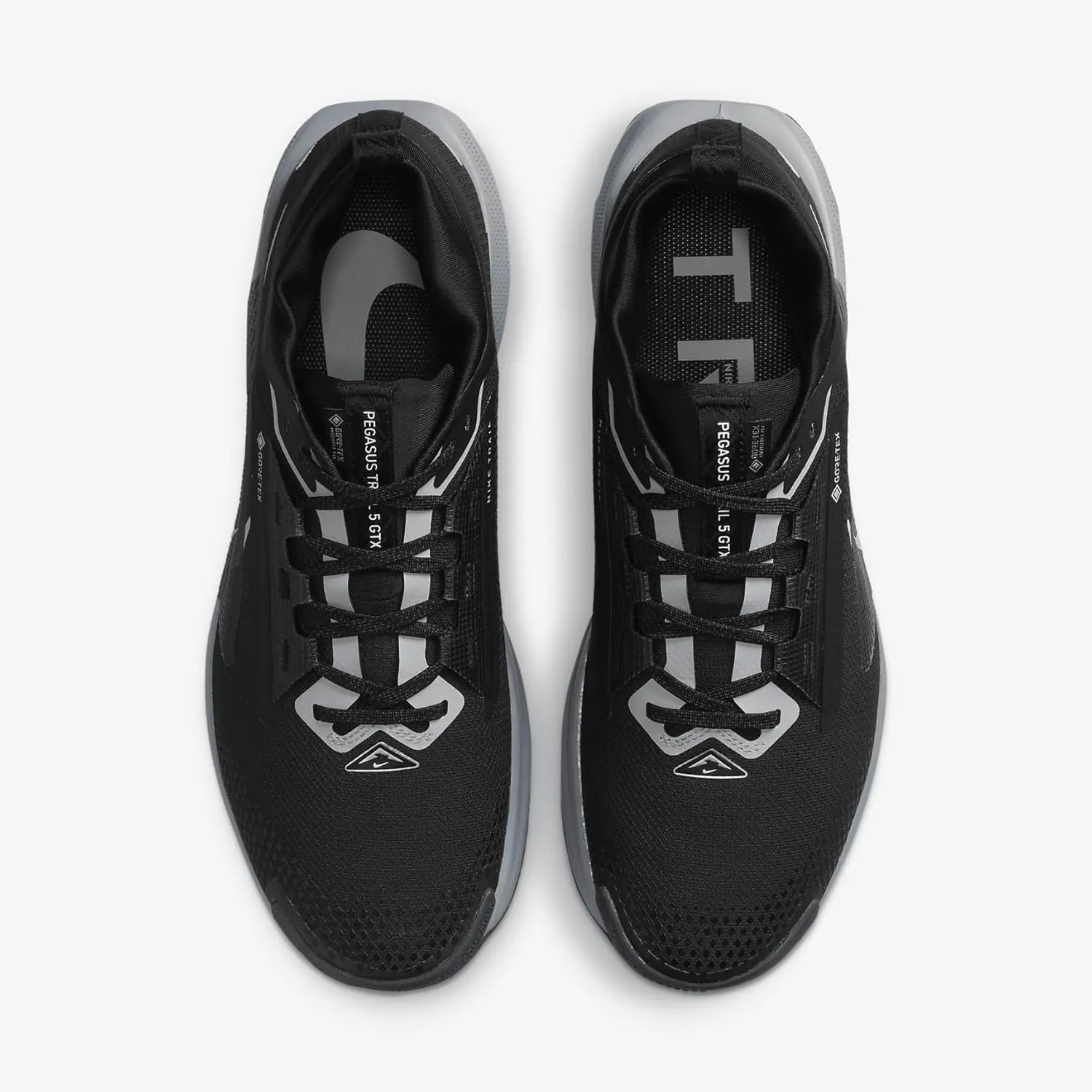 Nike Men's Pegasus Trail 5 Gore-tex Sneaker