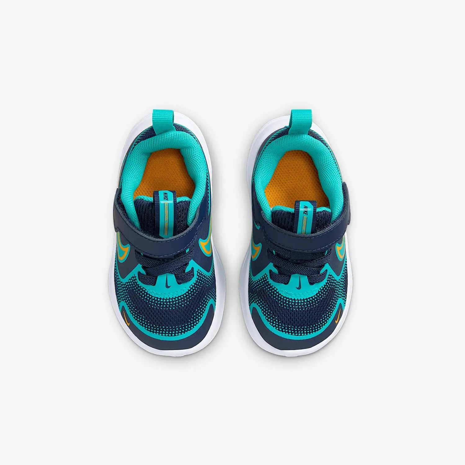 Nike Unisex-Baby Cosmic Runner (Infant/Toddler) Sneaker