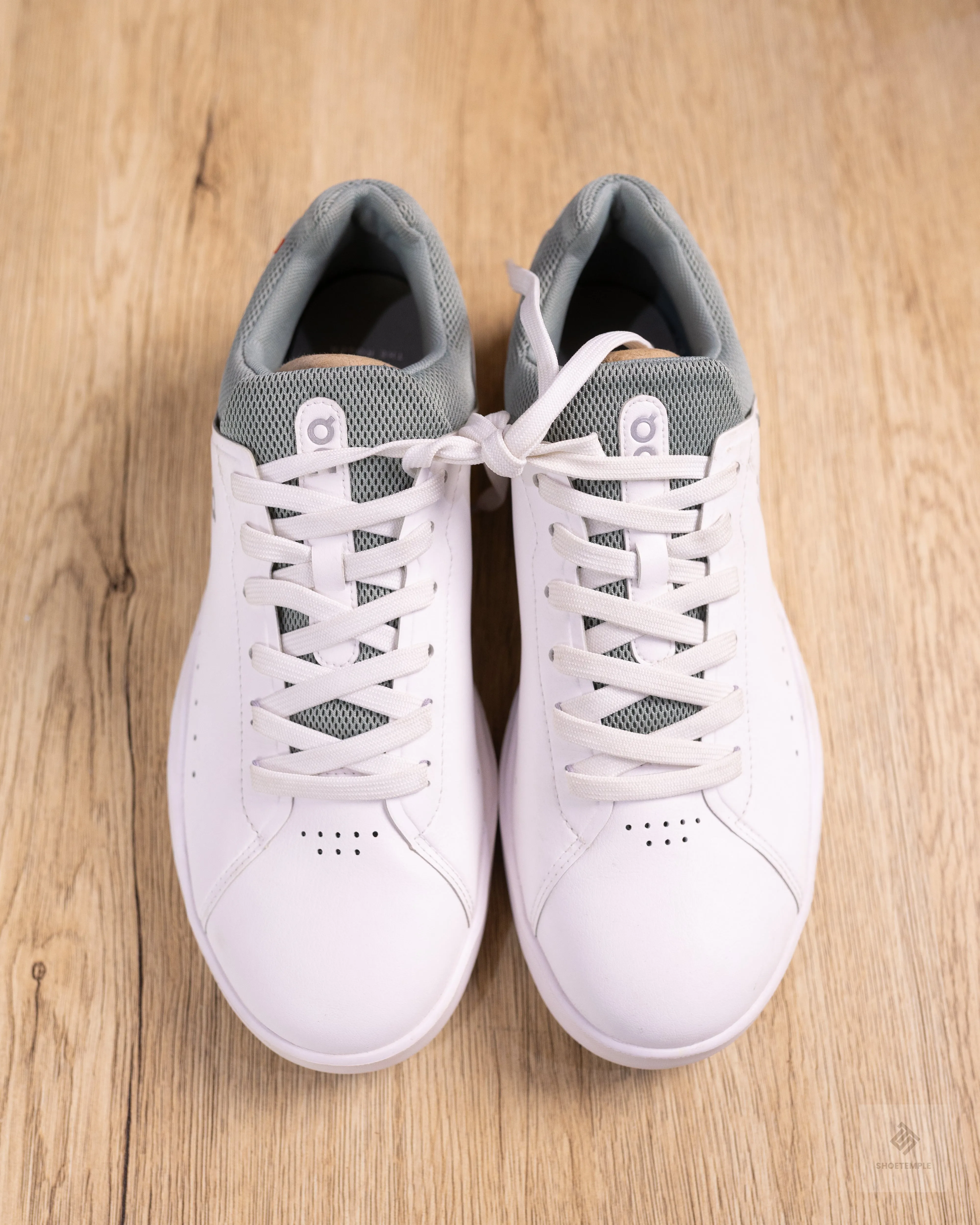 On Cloud Sneaker White