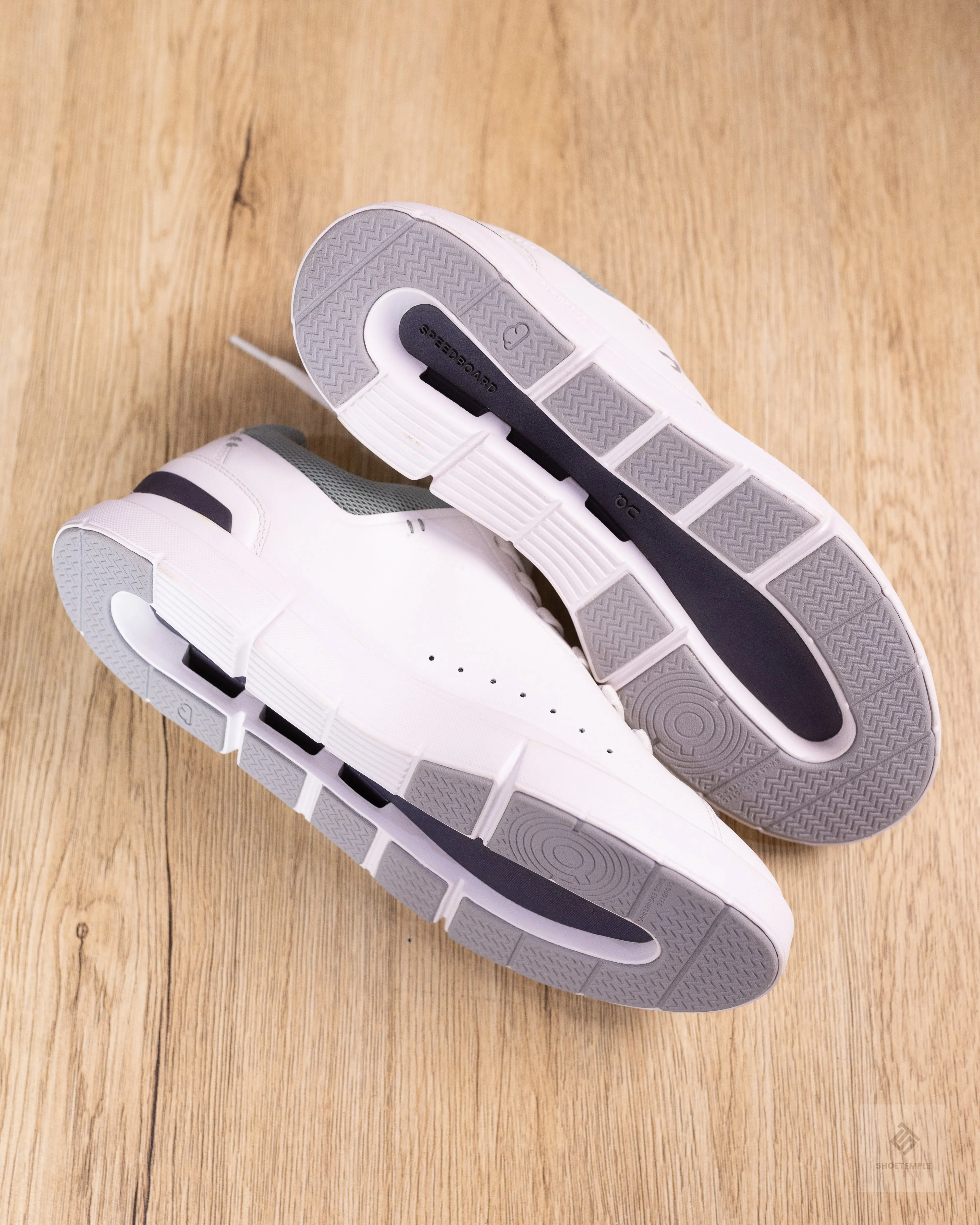 On Cloud Sneaker White