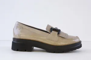 PITILLOS - 10096 SLIP-ON LOW HEEL SHOE - TAUPE PATENT