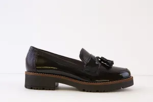 PITILLOS - 5377 LOW HEEL LOAFER WITH TASSEL - BLACK PATENT