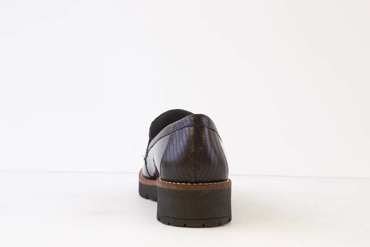 PITILLOS - 5377 LOW HEEL LOAFER WITH TASSEL - BLACK PATENT