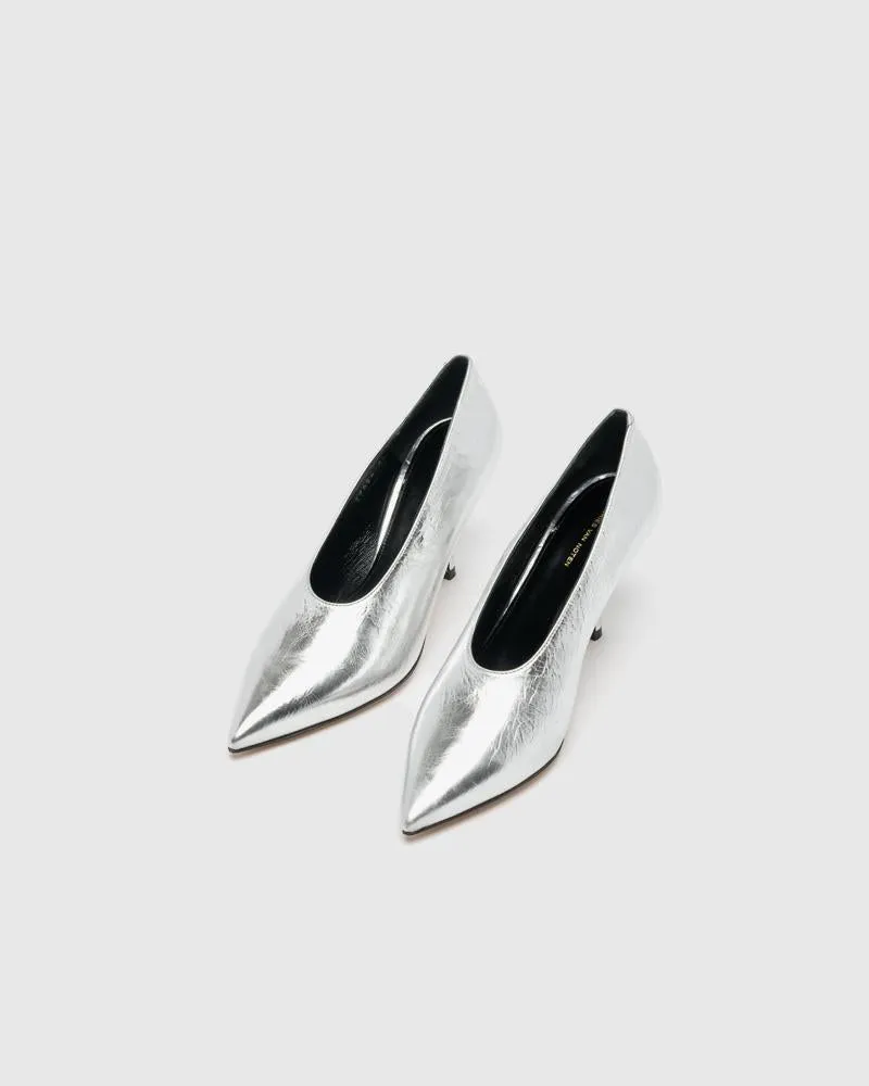 Pump in Silver