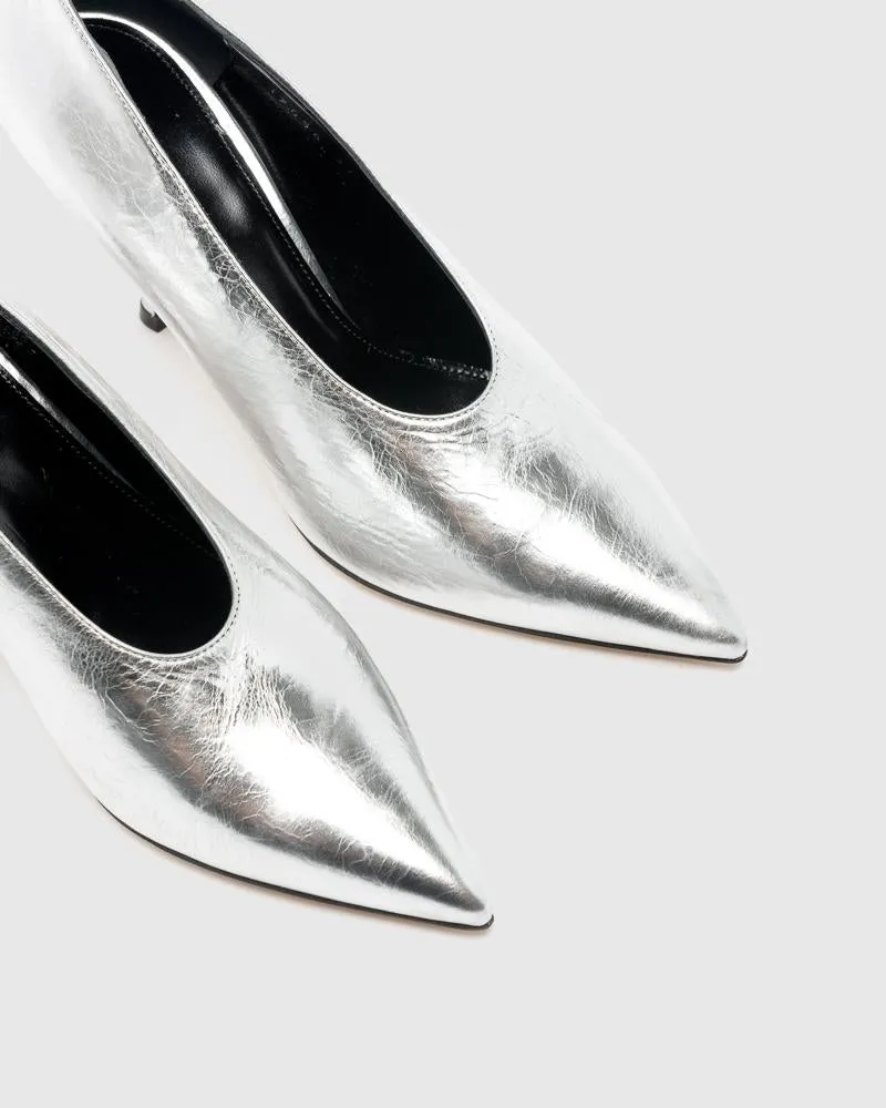 Pump in Silver