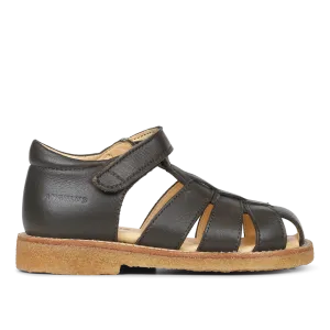 Sandal with adjustable velcro closure