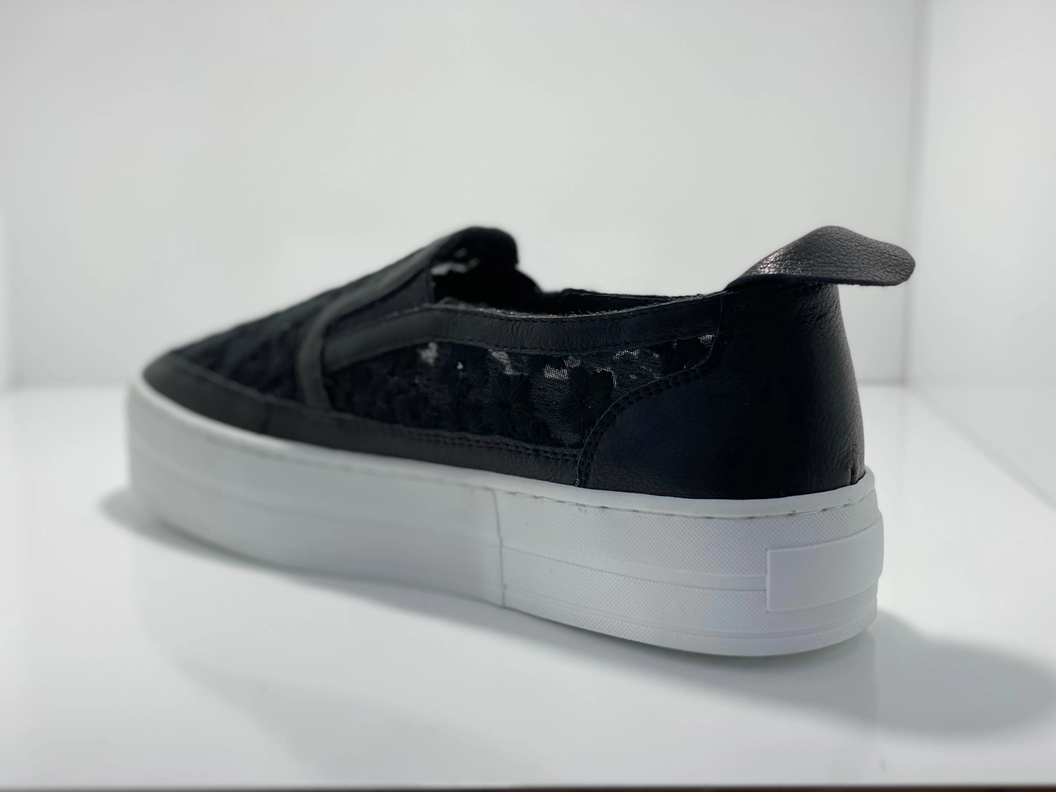 Sergius Leather & Mesh Flower Sneaker D & J