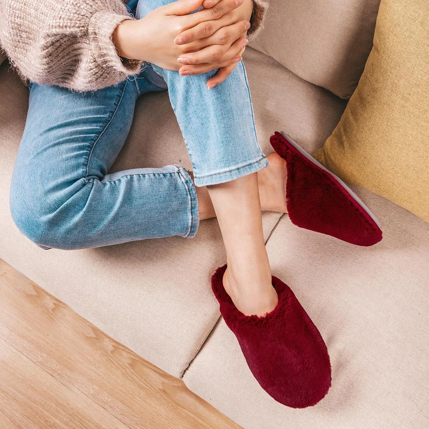 Snug Leaves Women's Fuzzy Scuff Slippers Soft Comfy Memory Foam Non-slip Indoor House Shoes